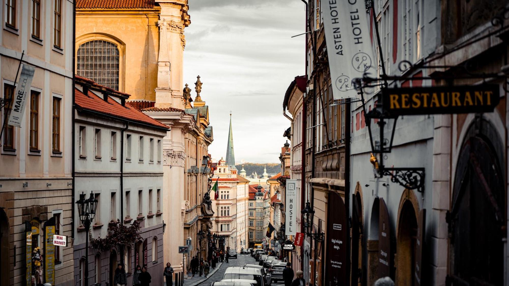 Hotel Golden Key Prague Castle Экстерьер фото